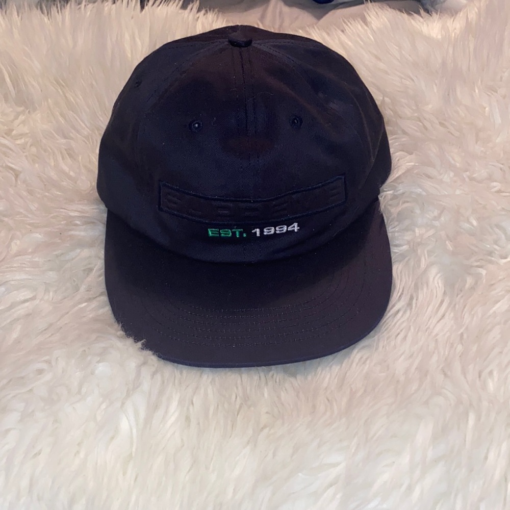 Supreme Embossed Logo 6-panel cap - Picture 2 of 6
